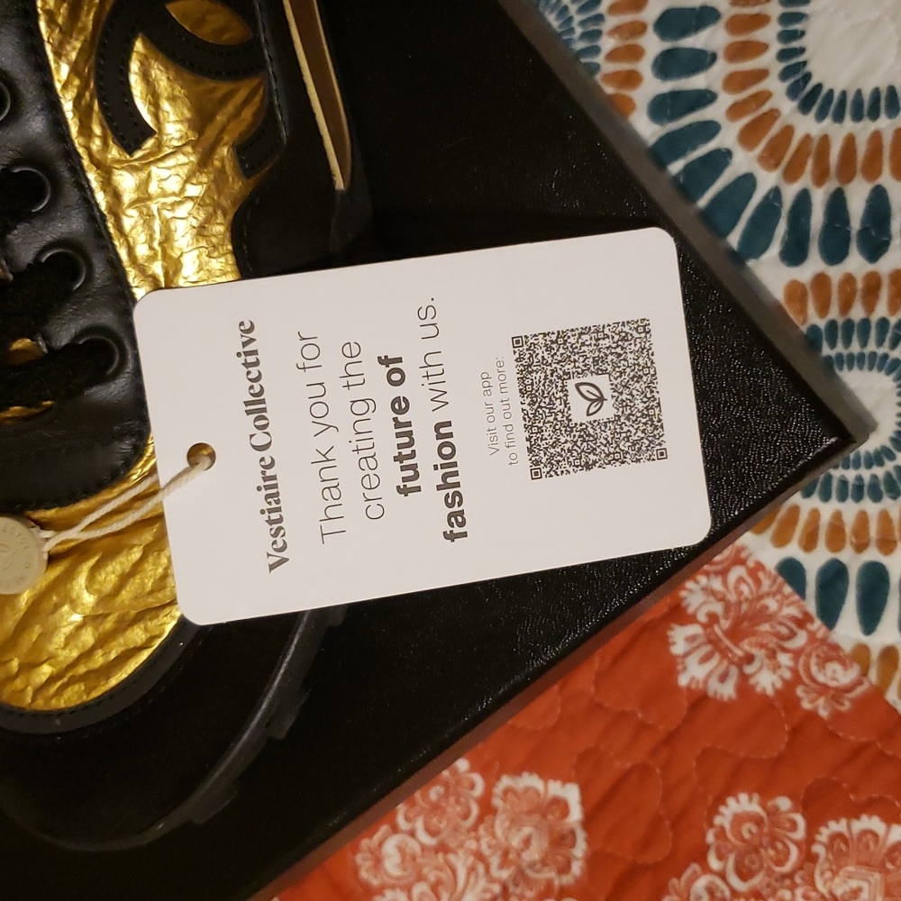 Women's Authentic Chanel sneakers - Picture 3 of 7